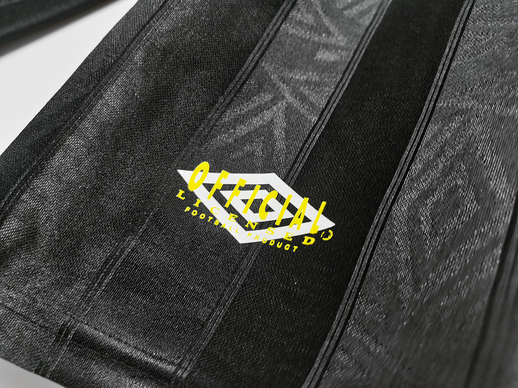 Manchester United 1993/94 (Away Kit - Long Sleeve) 9