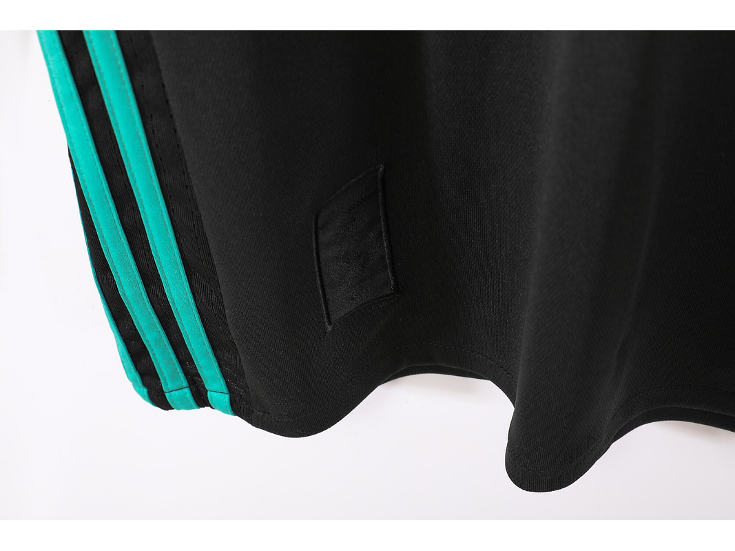 Real Madrid 2017/18 (Away Kit – Long Sleeve) 3