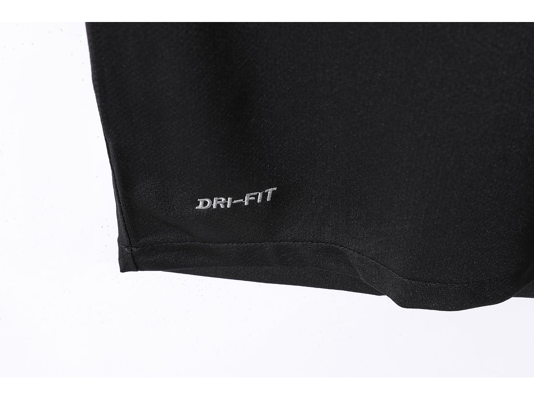 Barcelona 2011/12 (Away Kit) 4