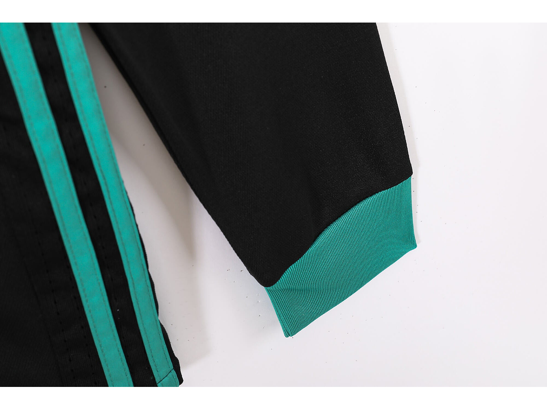 Real Madrid 2017/18 (Away Kit – Long Sleeve) 6