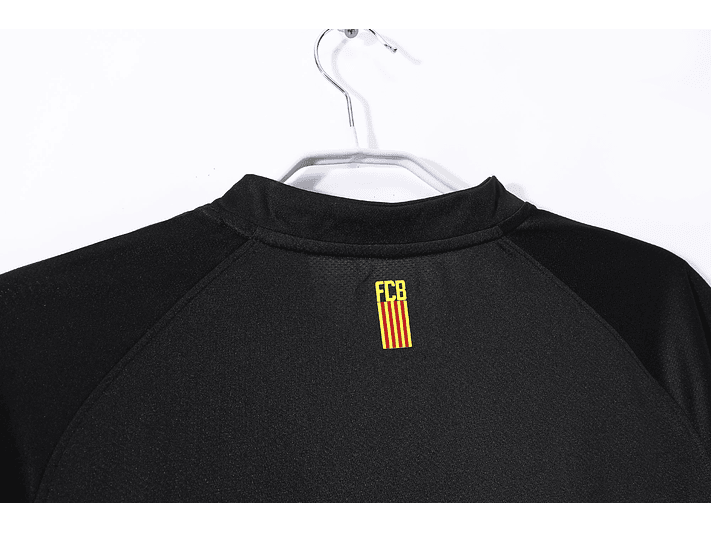 Barcelona 2011/12 (Away Kit) 7