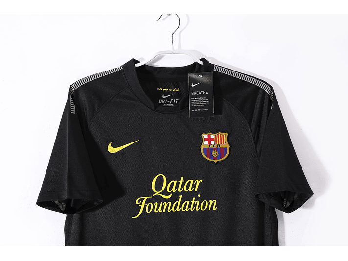 Barcelona 2011/12 (Away Kit) 8