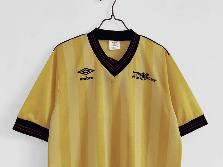 Arsenal 1983/86 (Away Kit) 2