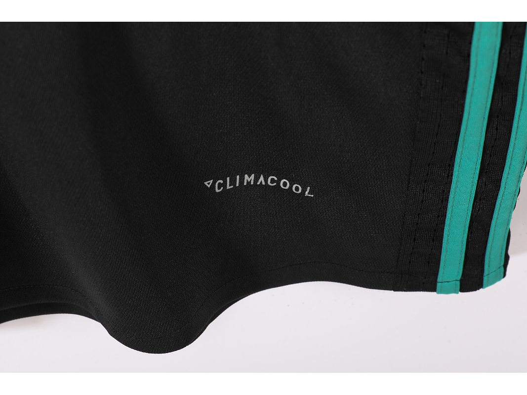 Real Madrid 2017/18 (Away Kit – Long Sleeve) 8