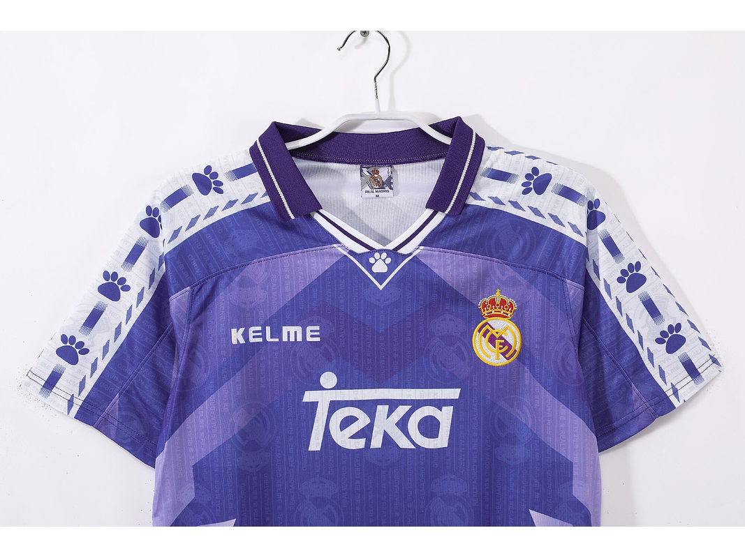 Real Madrid 1996/97 (Away Kit) 2