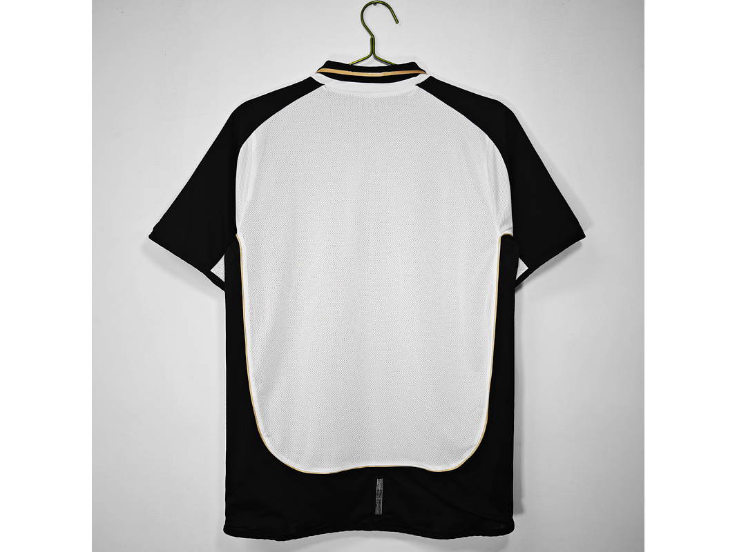 Manchester United 2001/02 Centenary (White) 6