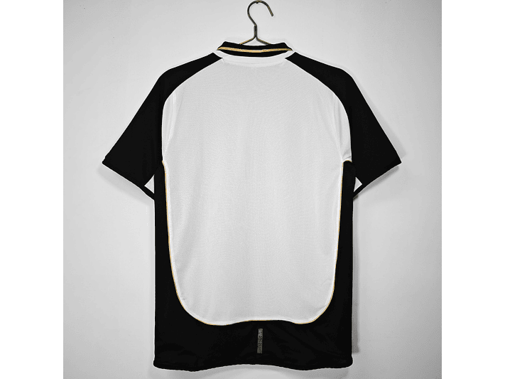 Manchester United 2001/02 Centenary (White) 6