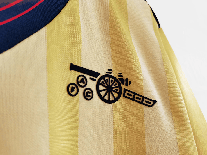 Arsenal 1983/86 (Away Kit) 3