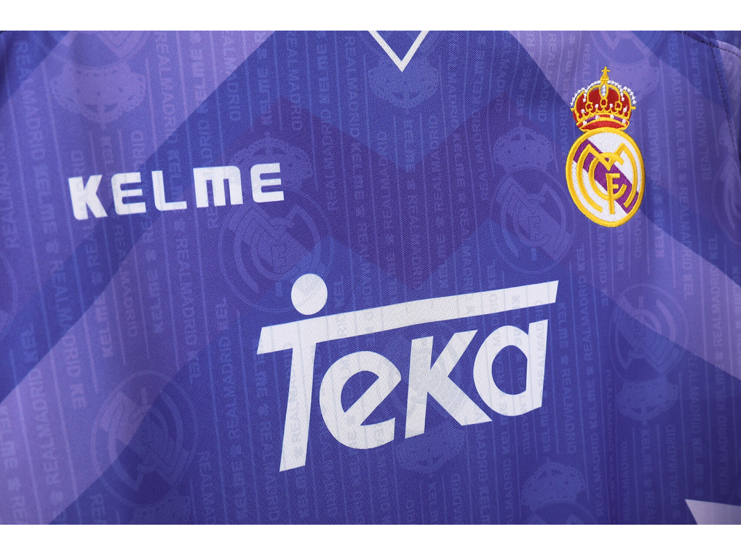 Real Madrid 1996/97 (Away Kit) 3