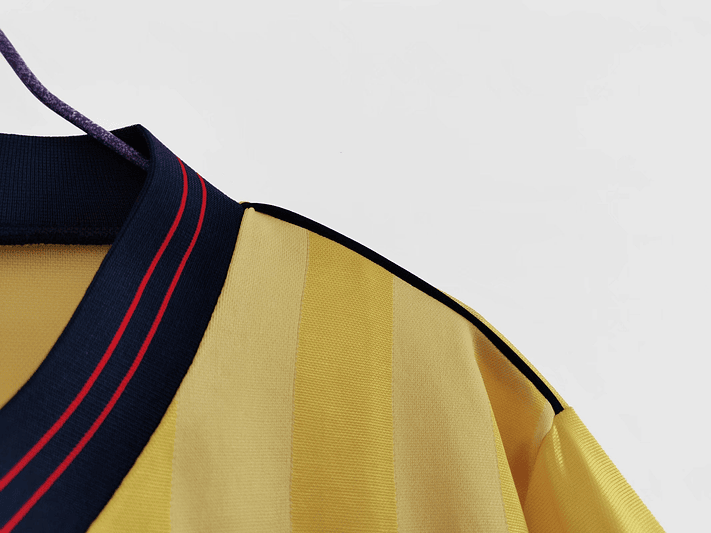 Arsenal 1983/86 (Away Kit) 7