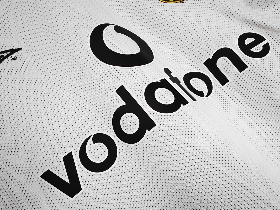 Manchester United 2001/02 Centenary (White) 8