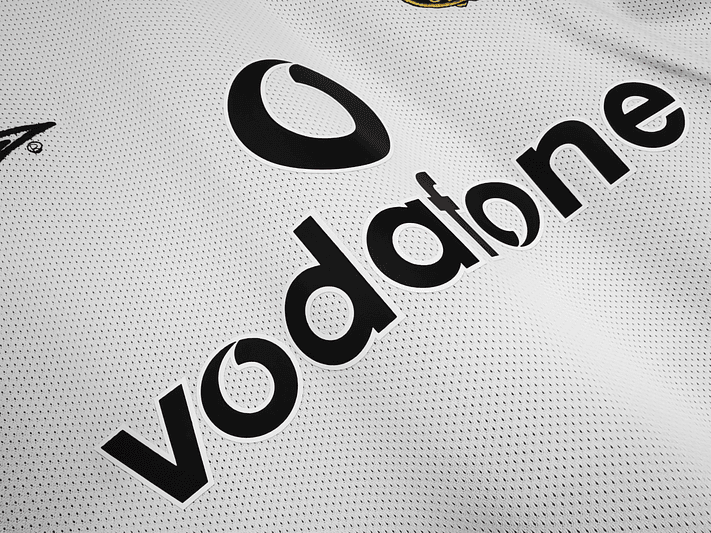 Manchester United 2001/02 Centenary (White) 8