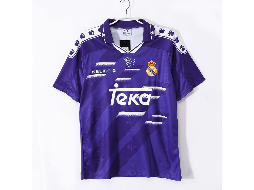 Real Madrid 1994/96 (Away Kit) 1