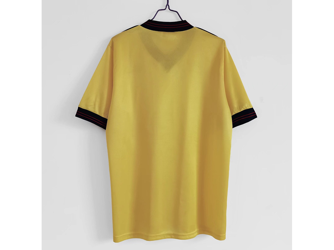 Arsenal 1983/86 (Away Kit) 8