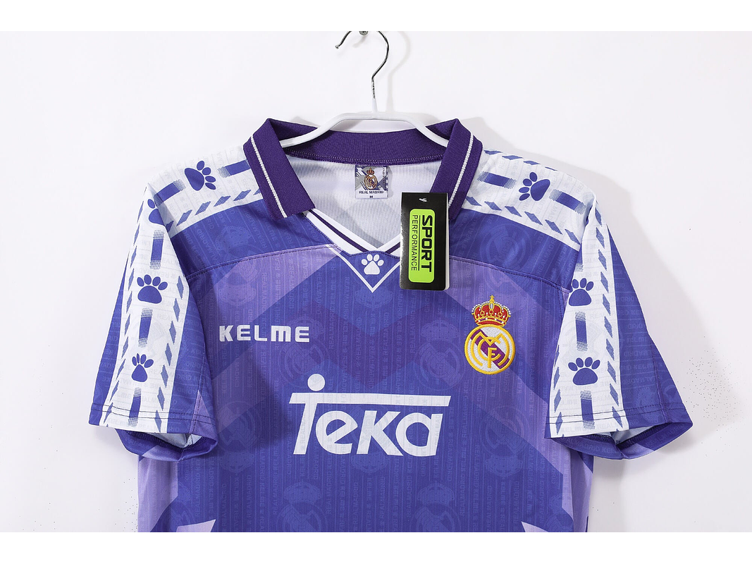 Real Madrid 1996/97 (Away Kit) 7
