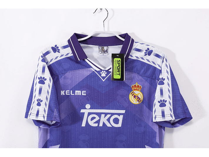 Real Madrid 1996/97 (Away Kit) 7