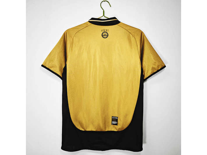 Manchester United 2001/02 Centenary (Gold) 6