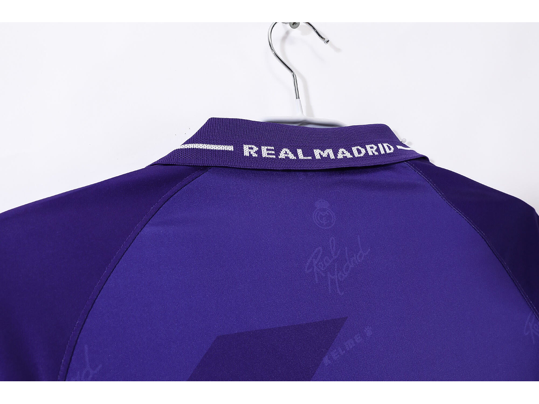 Real Madrid 1994/96 (Away Kit) 3