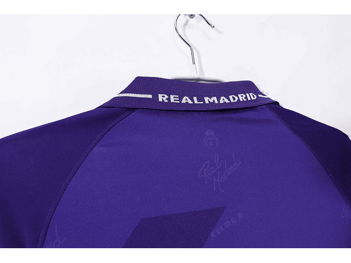 Real Madrid 1994/96 (Away Kit) 3