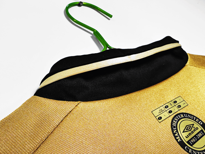 Manchester United 2001/02 Centenary (Gold) 7