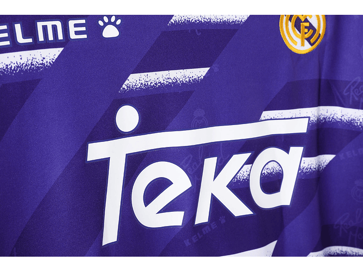 Real Madrid 1994/96 (Away Kit) 6
