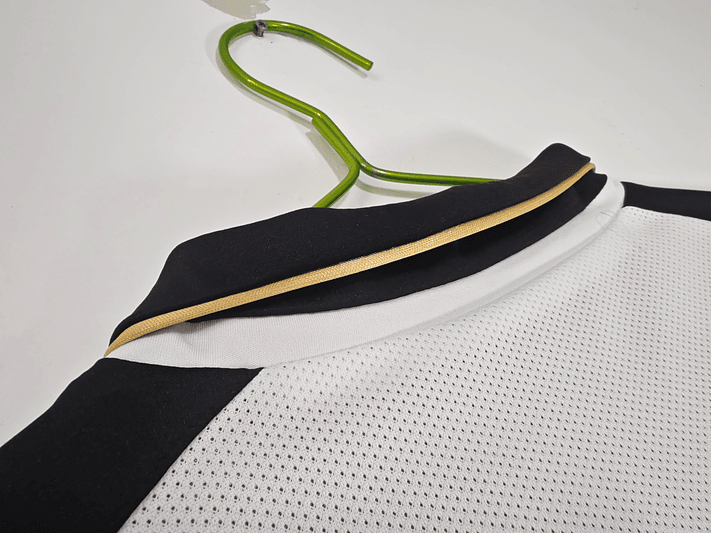 Manchester United 2001/02 Centenary (White - Long Sleeve) 8