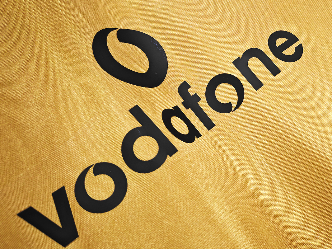 Manchester United 2001/02 Centenary (Gold - Long Sleeve) 5