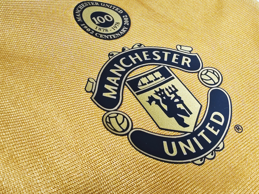 Manchester United 2001/02 Centenary (Gold - Long Sleeve) 7