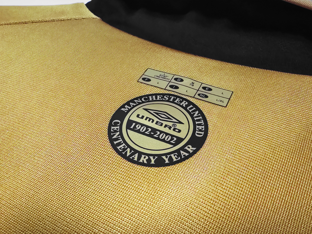 Manchester United 2001/02 Centenary (Gold) 13