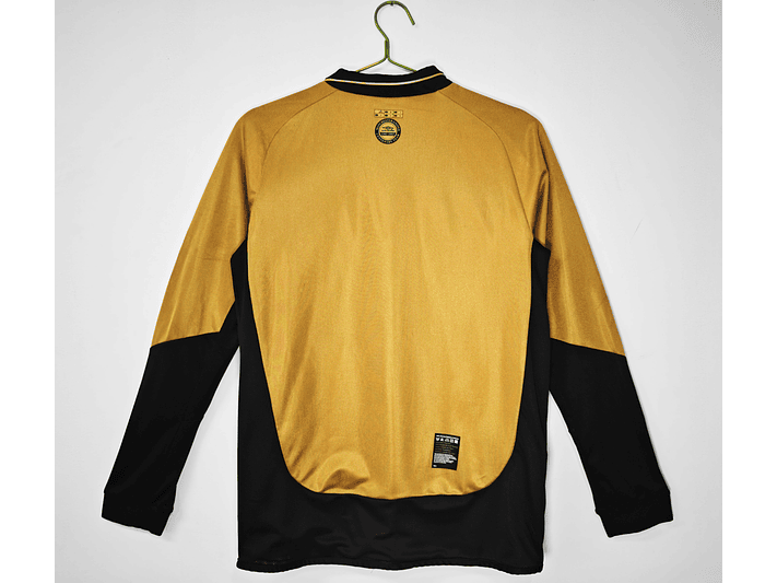 Manchester United 2001/02 Centenary (Gold - Long Sleeve) 8