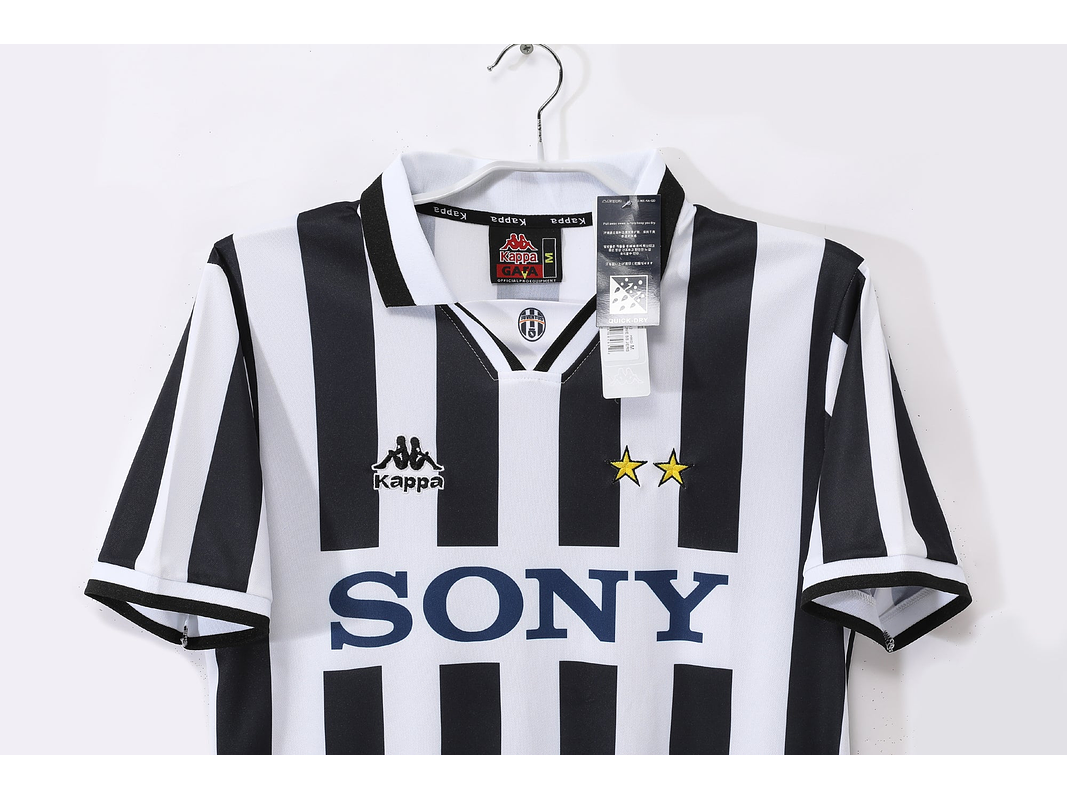 Juventus 1996/97 (Home Kit) 2