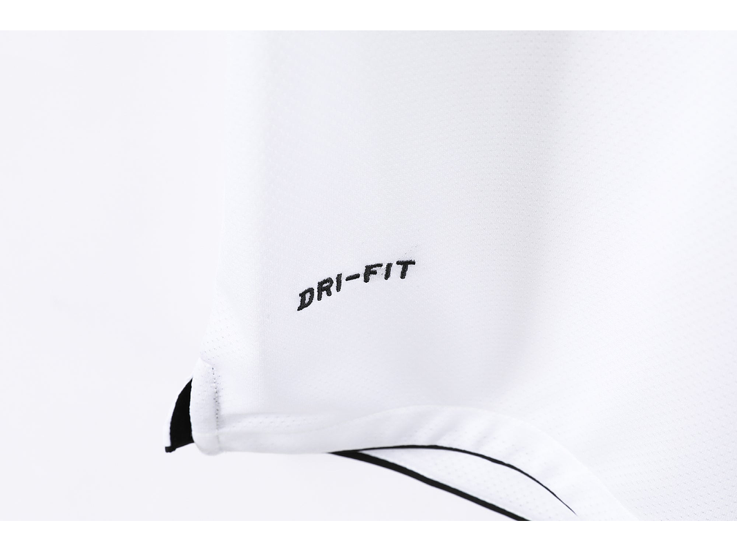 Manchester United 2010/11 (Away Kit) 3