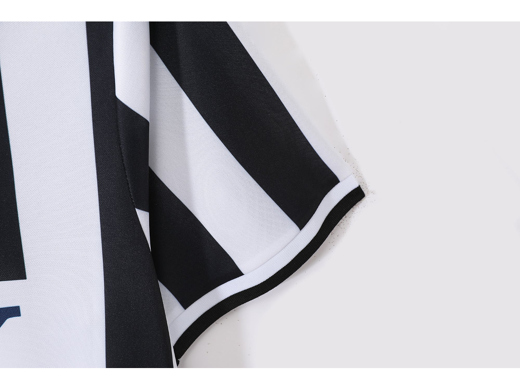 Juventus 1996/97 (Home Kit) 6