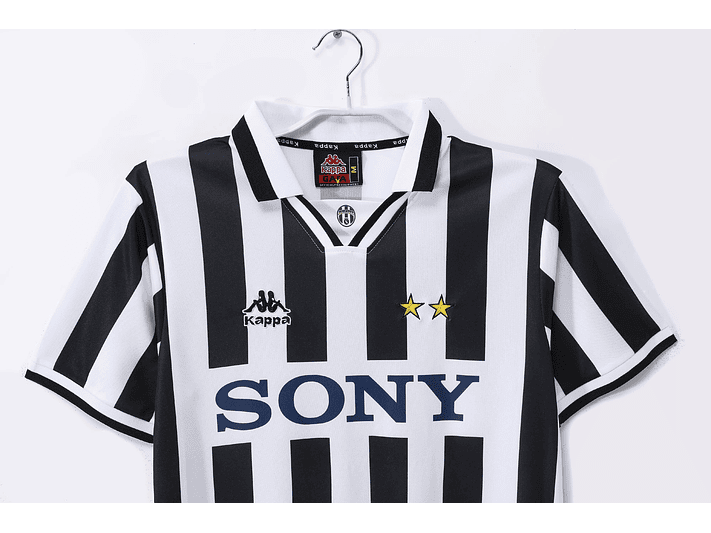 Juventus 1996/97 (Home Kit) 8