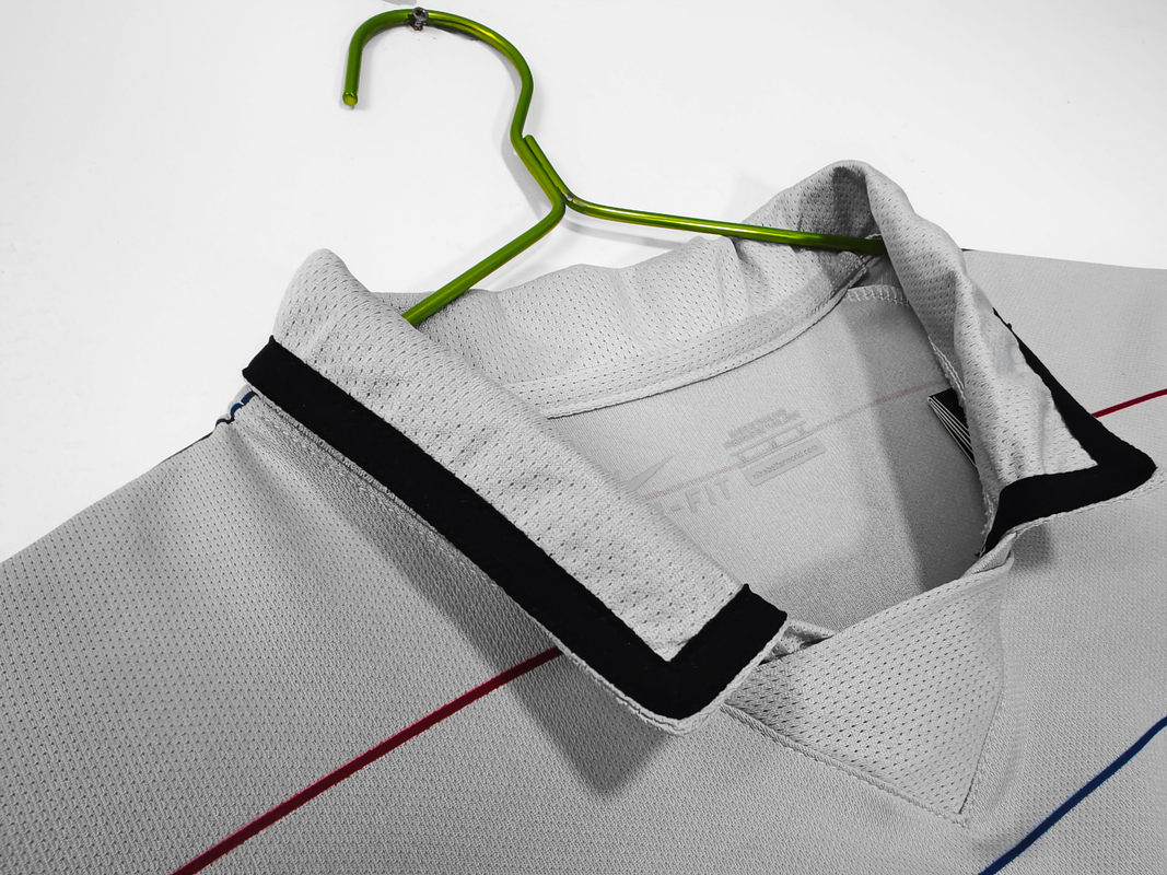 Barcelona 2003/04 (Third Kit) 5