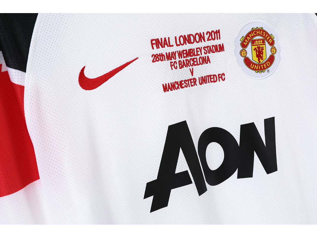 Manchester United 2010/11 (Away Kit) 7