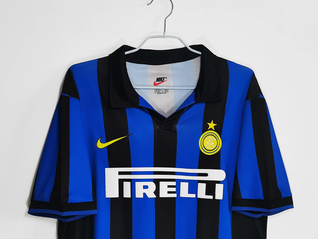 Inter de Milán 1998/99 (Home Kit) 10