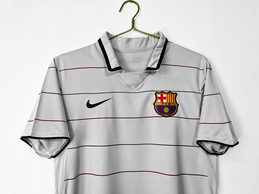 Barcelona 2003/04 (Third Kit) 9