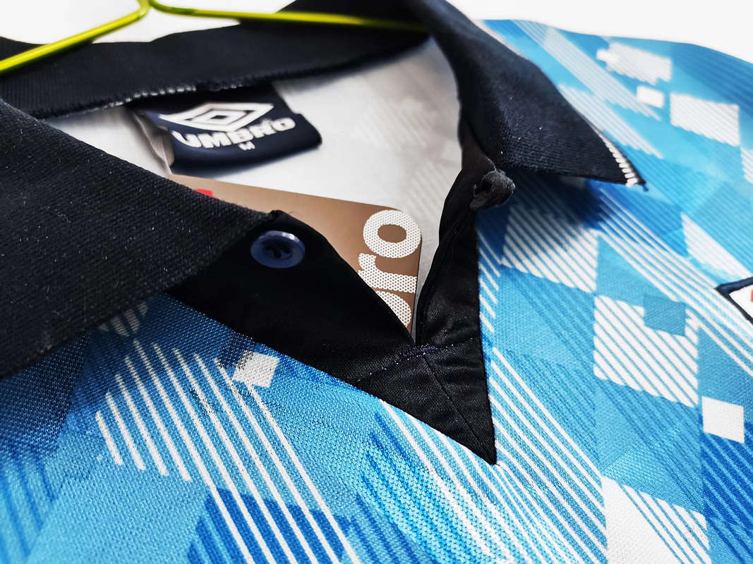 Inglaterra 1990/92 (Away Kit) 4