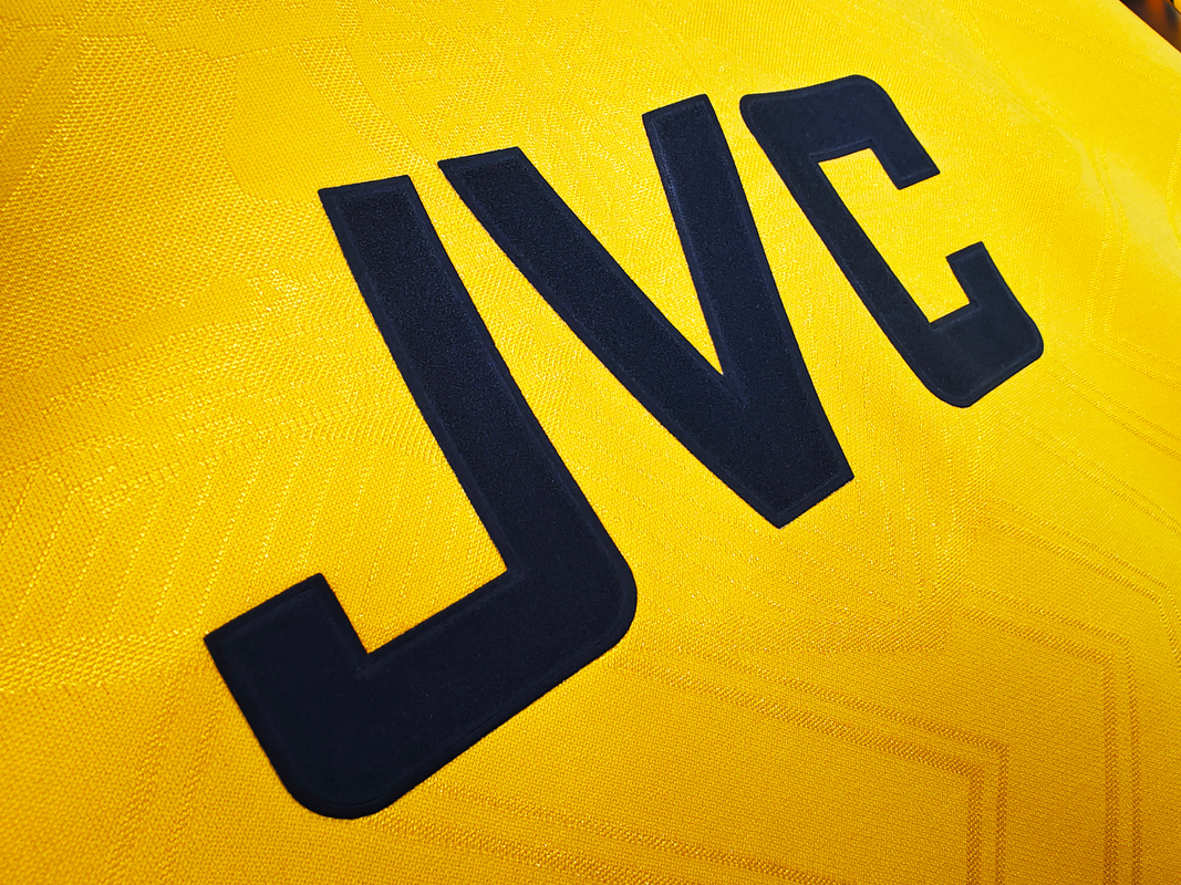 Arsenal 1996/97 (Away Kit) 3