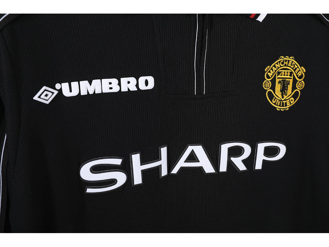 Manchester United 1998/99 (Third Kit - Long Sleeve) 6