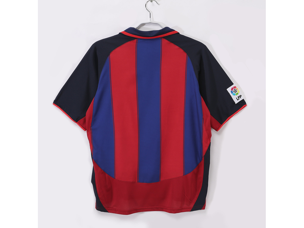 Barcelona 2003/04 (Home Kit) 3