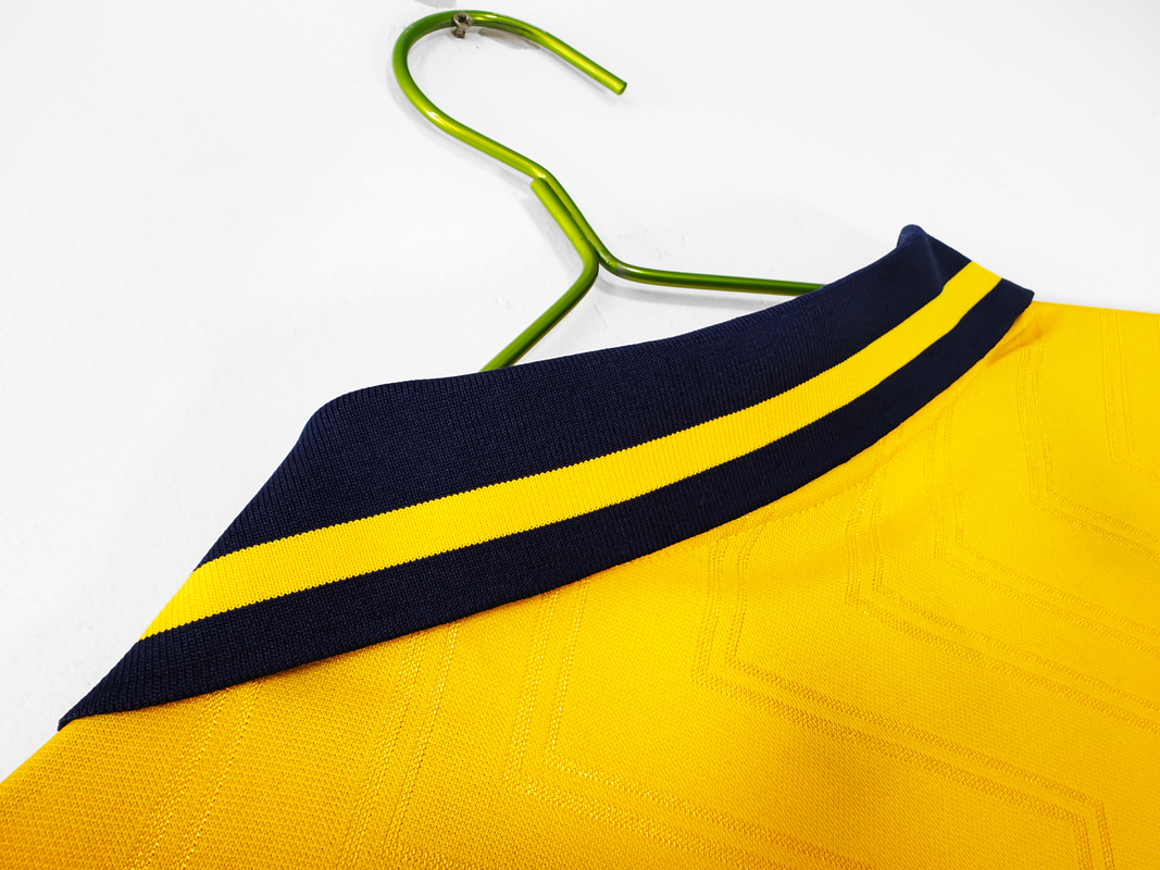 Arsenal 1996/97 (Away Kit) 7