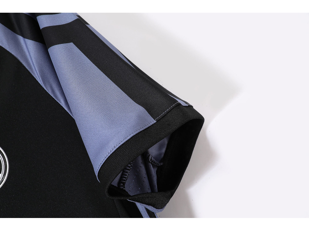 Real Madrid 2016/17 (Third Kit) 5