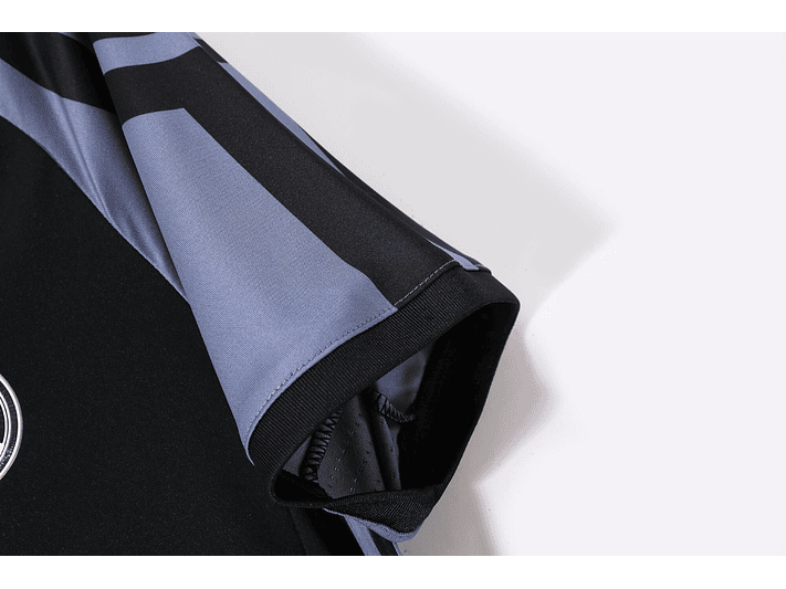 Real Madrid 2016/17 (Third Kit) 5