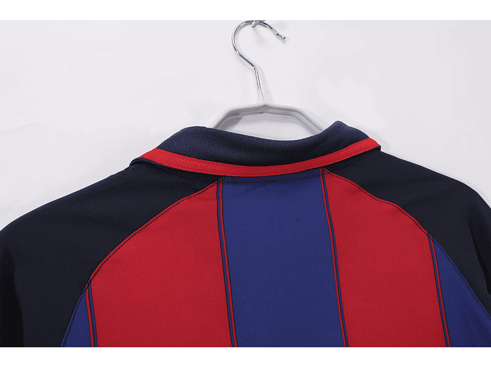 Barcelona 2003/04 (Home Kit) 7