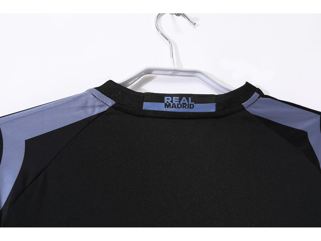 Real Madrid 2016/17 (Third Kit) 8