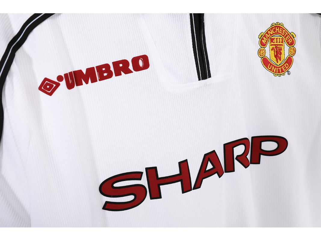 Manchester United 1998/99 (Away Kit) 3