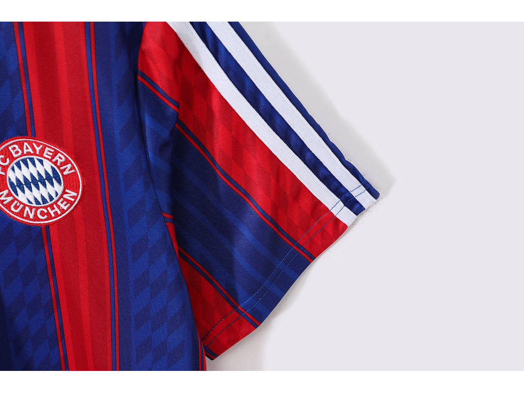 Bayern Munich 1995/97 (Home Kit) 4