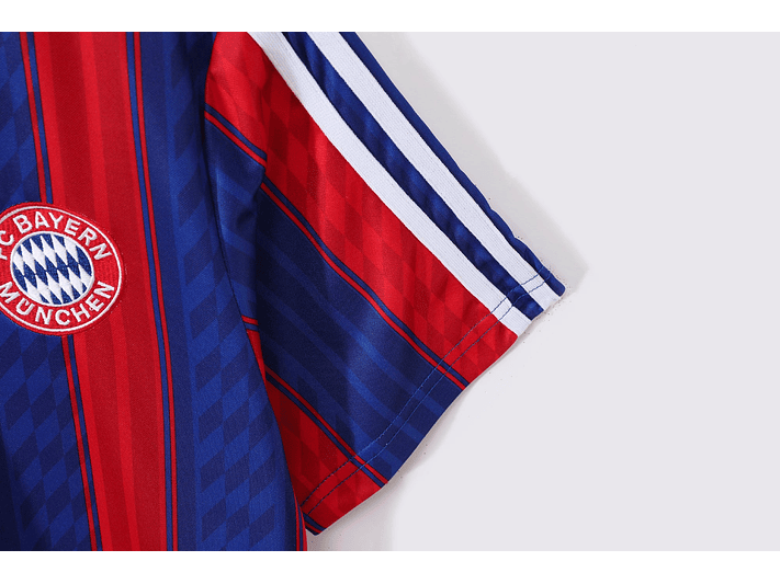 Bayern Munich 1995/97 (Home Kit) 4